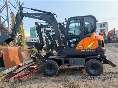 A la venta: Excavadora de ruedas usada 2025 DX 60W